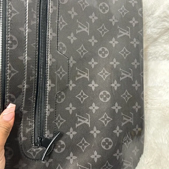 Louis Vuitton Eclipse Monogram Pochette - Picture 5 of 16